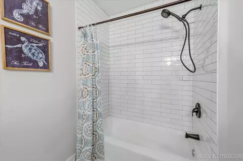 Bath - 32 W183 Glos St, Wayne, IL 60184 photo 2 of 5