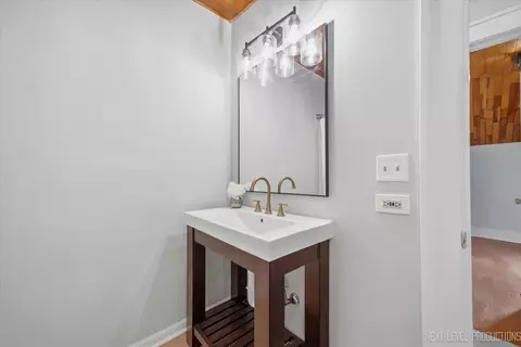 Bath - 32 W183 Glos St, Wayne, IL 60184 photo 5 of 5