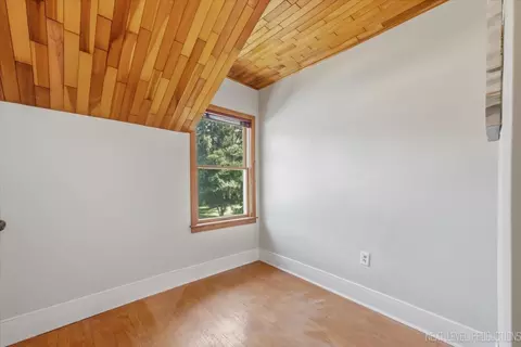 Bedroom - 32 W183 Glos St, Wayne, IL 60184 photo 1 of 5