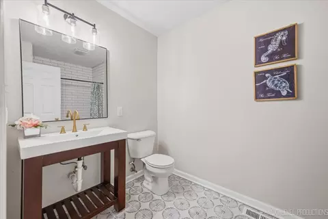 Bath - 32 W183 Glos St, Wayne, IL 60184 photo 1 of 5