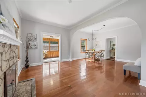 Living - 32 W183 Glos St, Wayne, IL 60184 photo 8 of 8