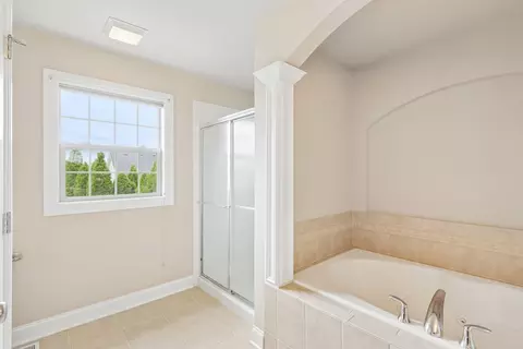 Bath - 25323 Wilson Ct, Plainfield, IL 60586 photo 4 of 7