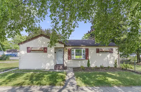 707 S Elmwood Ave, Waukegan, IL 60085