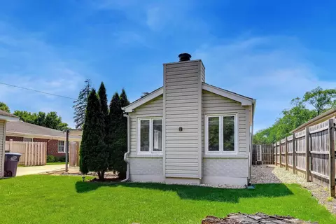 Exterior - 703 Webster Ave, Wheaton, IL 60187 photo 3 of 6