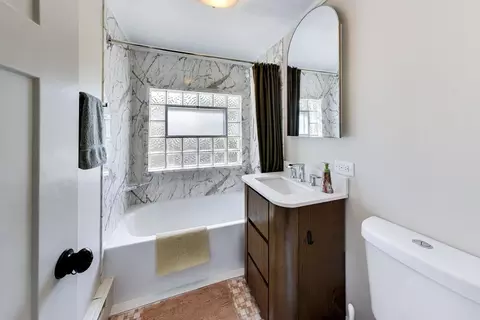Bath - 703 Webster Ave, Wheaton, IL 60187 photo 1 of 2