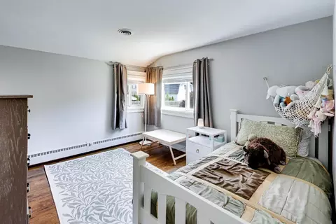 Bedroom - 703 Webster Ave, Wheaton, IL 60187 photo 2 of 4