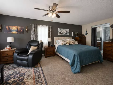 Bedroom - 204 W Parrish Ave, Benton, IL 62812 photo 1 of 2