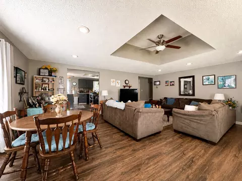 Living - 204 W Parrish Ave, Benton, IL 62812 photo 3 of 3