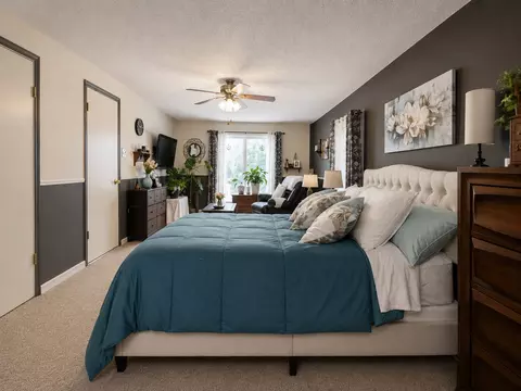 Bedroom - 204 W Parrish Ave, Benton, IL 62812 photo 2 of 2
