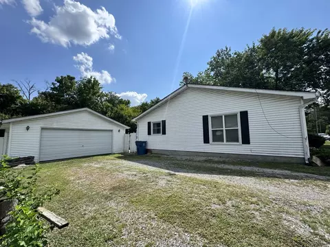Other - 204 W Parrish Ave, Benton, IL 62812 photo 4 of 7