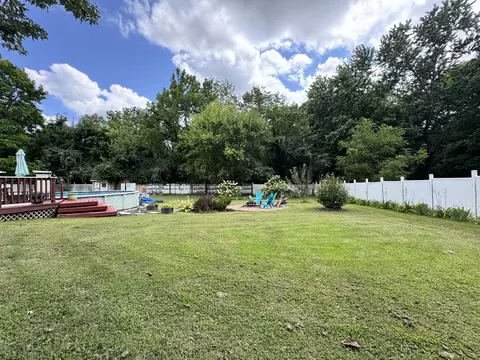 Exterior - 204 W Parrish Ave, Benton, IL 62812 photo 12 of 12