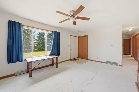 Living - 2961 W 2000s Rd, Kankakee, IL 60901 photo 2 of 3
