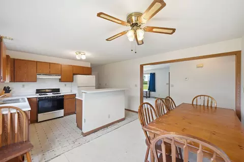 Kitchen - 2961 W 2000s Rd, Kankakee, IL 60901 photo 1 of 3