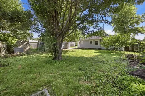 Exterior - 1329 Chippewa Dr, Ottawa, IL 61350 photo 6 of 8