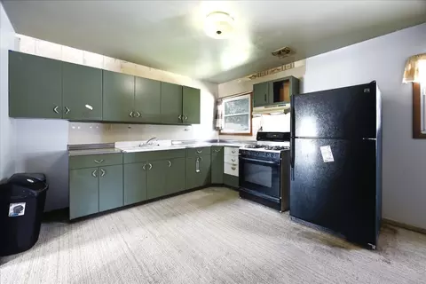Kitchen - 1329 Chippewa Dr, Ottawa, IL 61350 photo 3 of 4