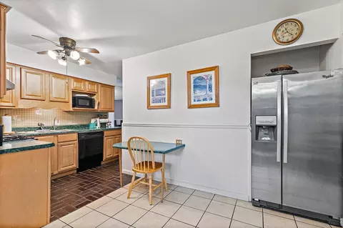Kitchen - 910 Division St, Barrington, IL 60010 photo 1 of 6