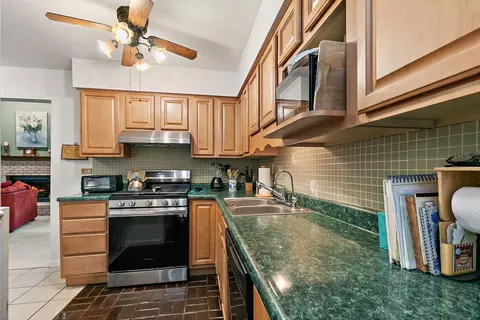Kitchen - 910 Division St, Barrington, IL 60010 photo 5 of 6