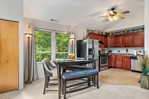 Dining - 910 Division St, Barrington, IL 60010 photo 6 of 6