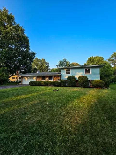 Exterior - 15821 S River Rd, Plainfield, IL 60544 photo 3 of 10