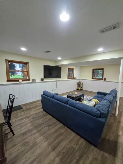 Living - 15821 S River Rd, Plainfield, IL 60544 photo 5 of 6