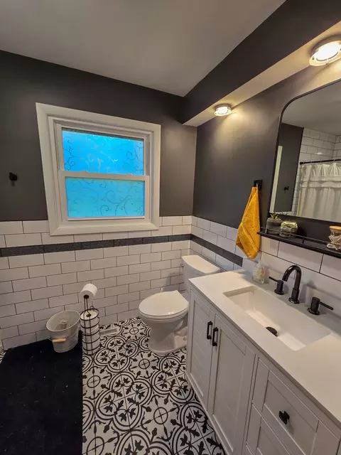 Bath - 15821 S River Rd, Plainfield, IL 60544 photo 1 of 5