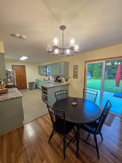Kitchen - 15821 S River Rd, Plainfield, IL 60544 photo 1 of 6