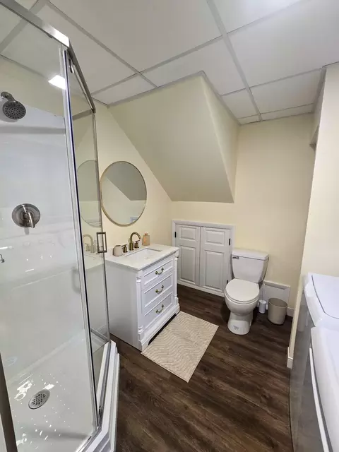 Bath - 15821 S River Rd, Plainfield, IL 60544 photo 4 of 5