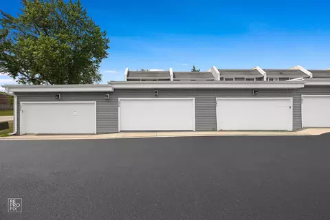 Exterior - 1236 Willow Ln, Gurnee, IL 60031 photo 6 of 6