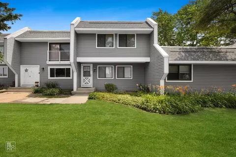 Exterior - 1236 Willow Ln, Gurnee, IL 60031 photo 2 of 6