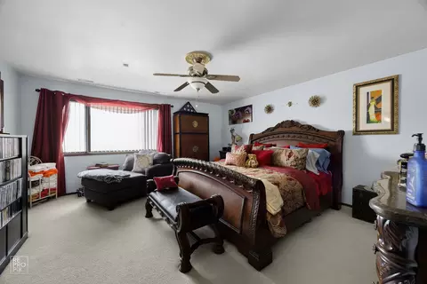 Bedroom - 1236 Willow Ln, Gurnee, IL 60031 photo 1 of 5