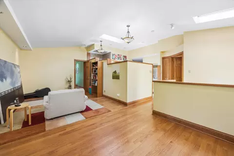 Entry Way - 204 E 32nd St, Chicago, IL 60616 photo 5 of 5