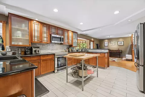 Kitchen - 204 E 32nd St, Chicago, IL 60616 photo 1 of 2