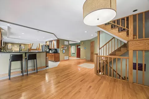 Entry Way - 204 E 32nd St, Chicago, IL 60616 photo 4 of 5