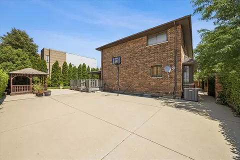 Exterior - 204 E 32nd St, Chicago, IL 60616 photo 9 of 9