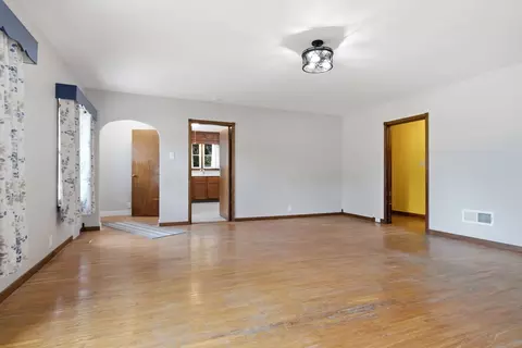 Living - 1426 E Morrell St, Streator, IL 61364 photo 2 of 4