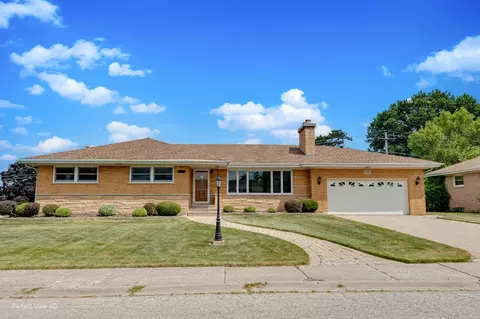 7952 Balmoral Ave, Chicago, IL 60656