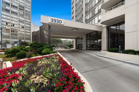 3930 N Pine Grove Ave #2903, Chicago, IL 60613