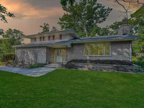 4705 Wild Cherry Rd, Crystal Lake, IL 60012