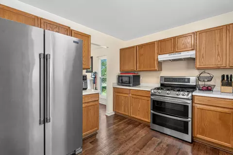 2008 Olde Mill Rd, Plainfield, IL 60586 photo 4