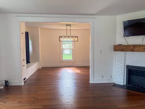 Living - 506 N Webster St, Catlin, IL 61817 photo 4 of 5