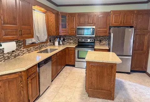 Kitchen - 506 N Webster St, Catlin, IL 61817 photo 2 of 2