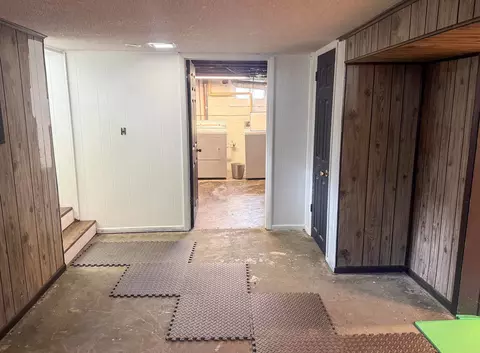 Entry Way - 506 N Webster St, Catlin, IL 61817 photo 4 of 4