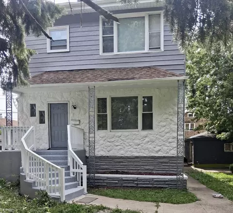 8518 S Muskegon Ave, Chicago, IL 60617