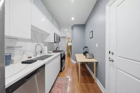 Kitchen - 2212 E 70th St #1B, Chicago, IL 60649 photo 4 of 4