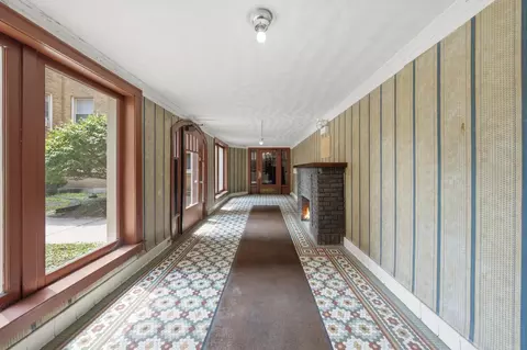 Entry Way - 2212 E 70th St #1B, Chicago, IL 60649 photo 1 of 2