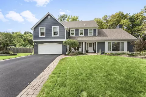 1023 Creekside Cir, Naperville, IL 60563