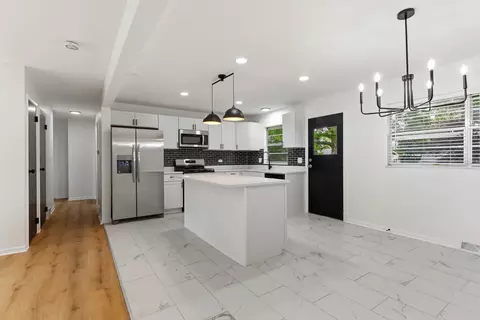 Entry Way - 2151 Baker St, Aurora, IL 60506 photo 1 of 1