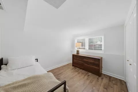 Bedroom - 2206 Kingston Dr, Wheaton, IL 60187 photo 3 of 3