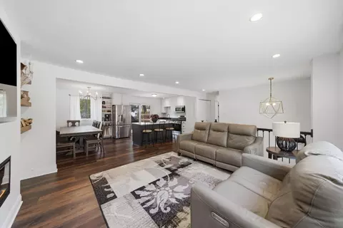 Living - 2206 Kingston Dr, Wheaton, IL 60187 photo 5 of 8
