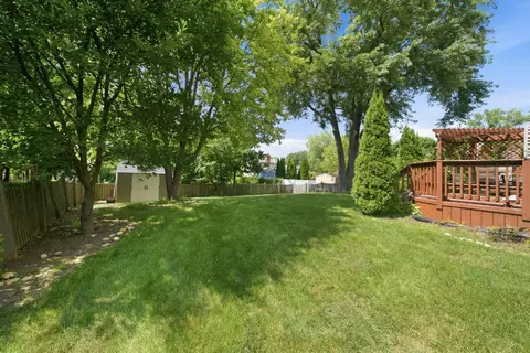 Exterior - 2206 Kingston Dr, Wheaton, IL 60187 photo 5 of 8